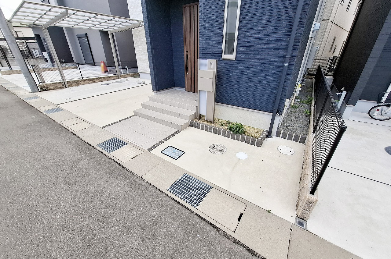 玄関アプローチ