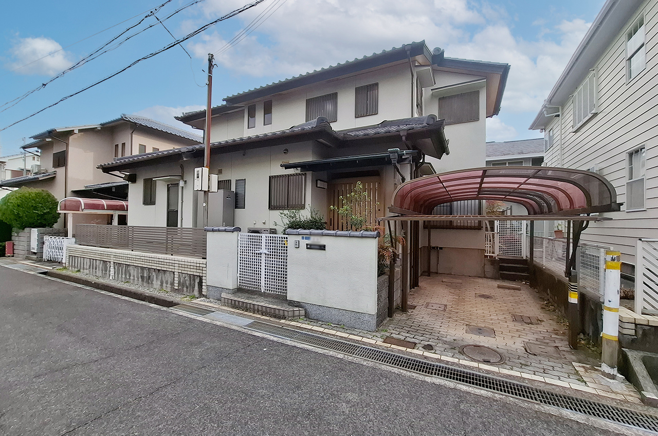 前面道路を含む外観（カーゲート撤去予定）