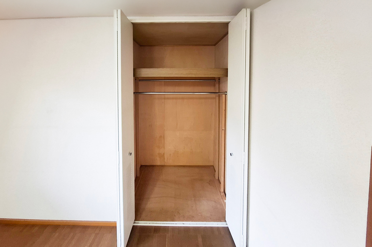 洋室2クローゼット