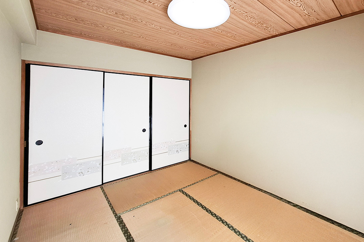 和室（照明器具撤去予定）