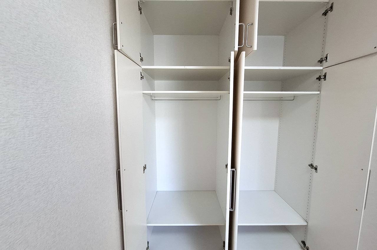 洋室1クローゼット