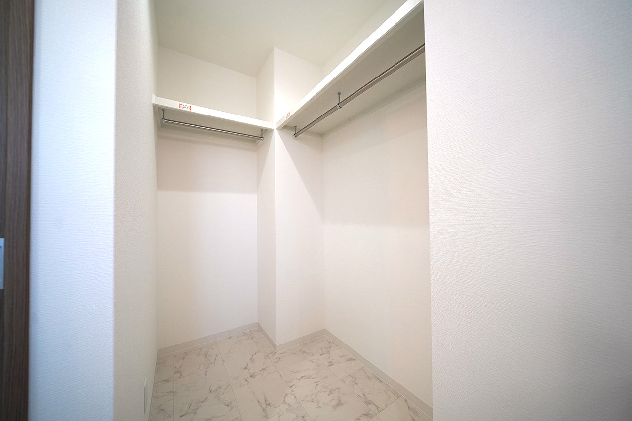 パウダールーム内収納スペース