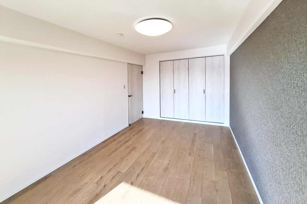 洋室2：リフォームで和室から洋室に変更し、室内を一新しました。