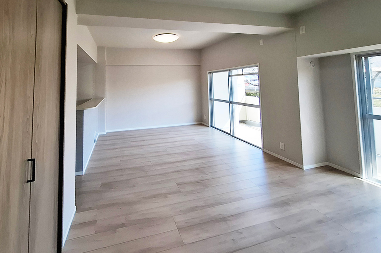 LDK：約16.4帖の広々LDK。大型クローゼットがあり収納に便利な間取り。