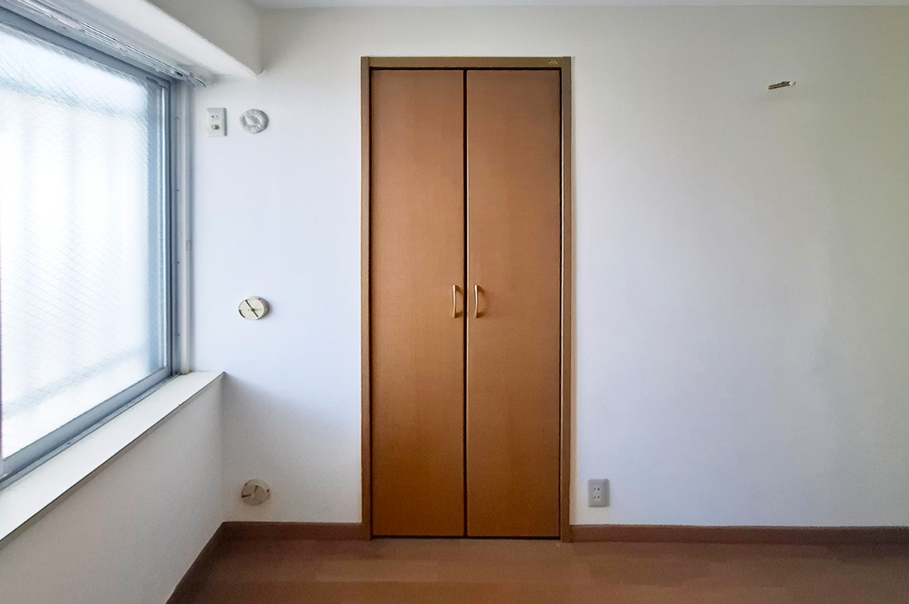 洋室2クローゼット