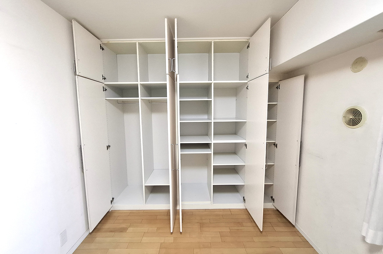 洋室2クローゼット