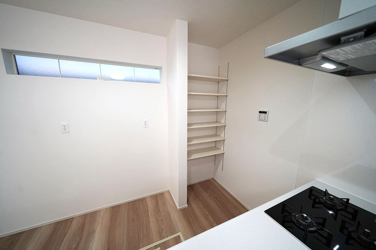 キッチン内可動棚