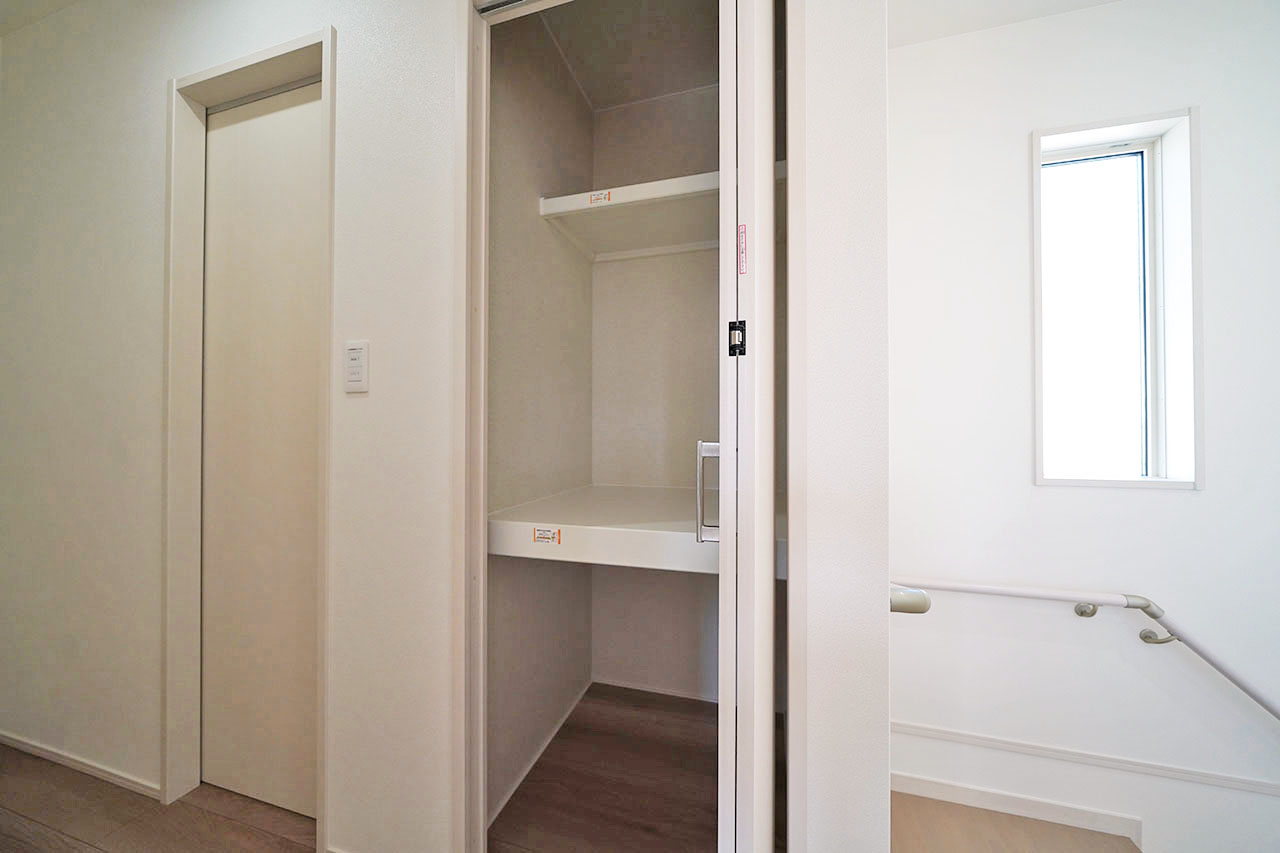 2階ホール内システム収納