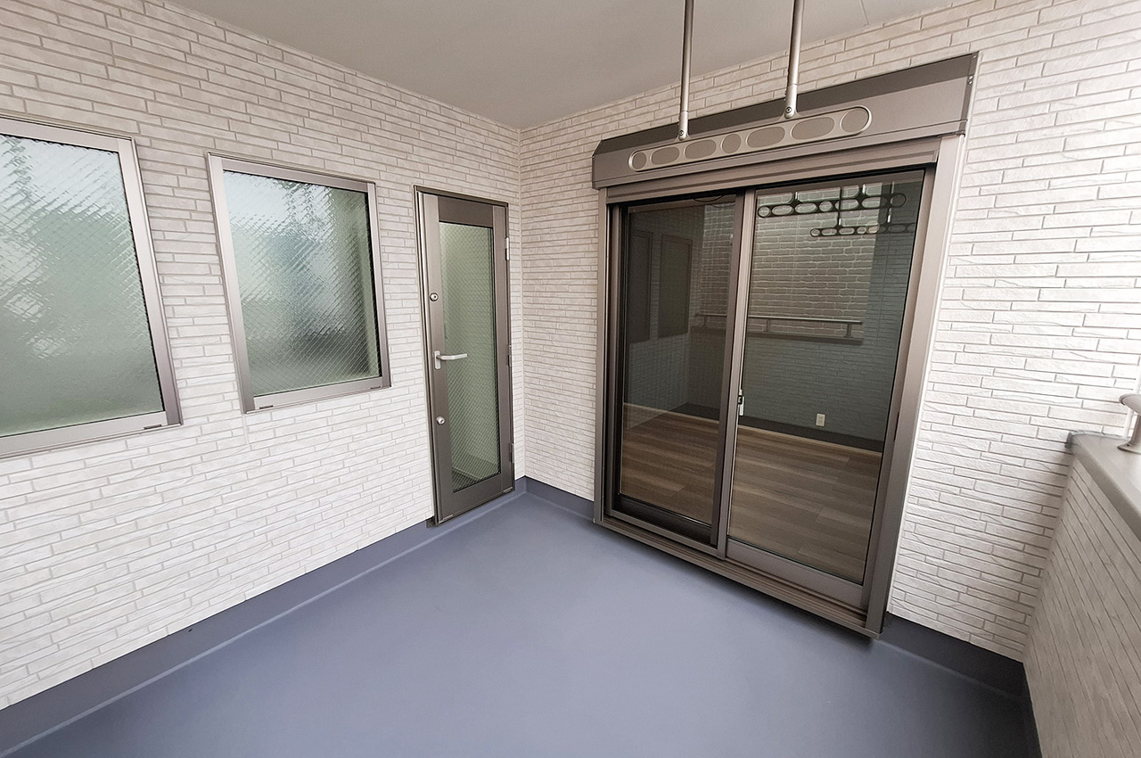 インナーバルコニー：洋室1だけでなく2階ホールからも出入り可能です。