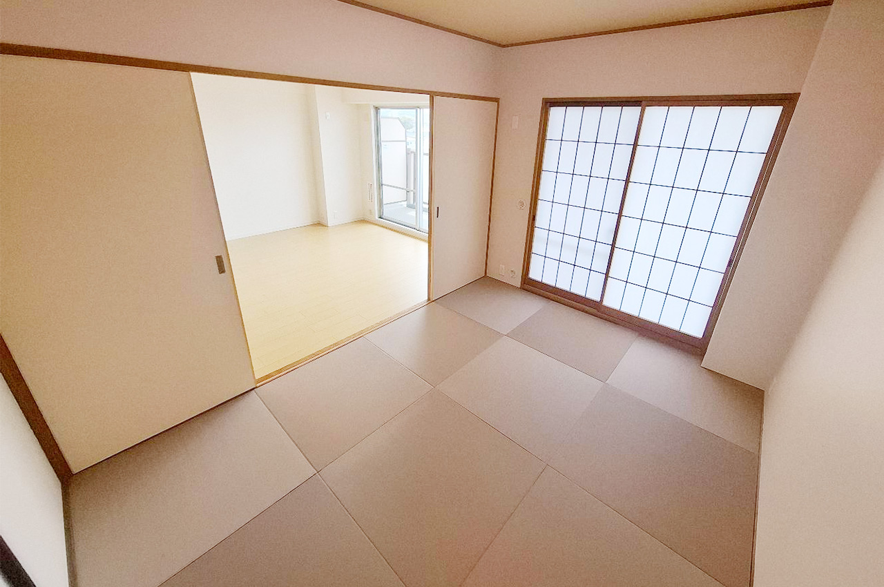 6帖の和室は半帖畳を新調するなどリフォーム済み。くつろぎやすい落ち着きのある空間です。