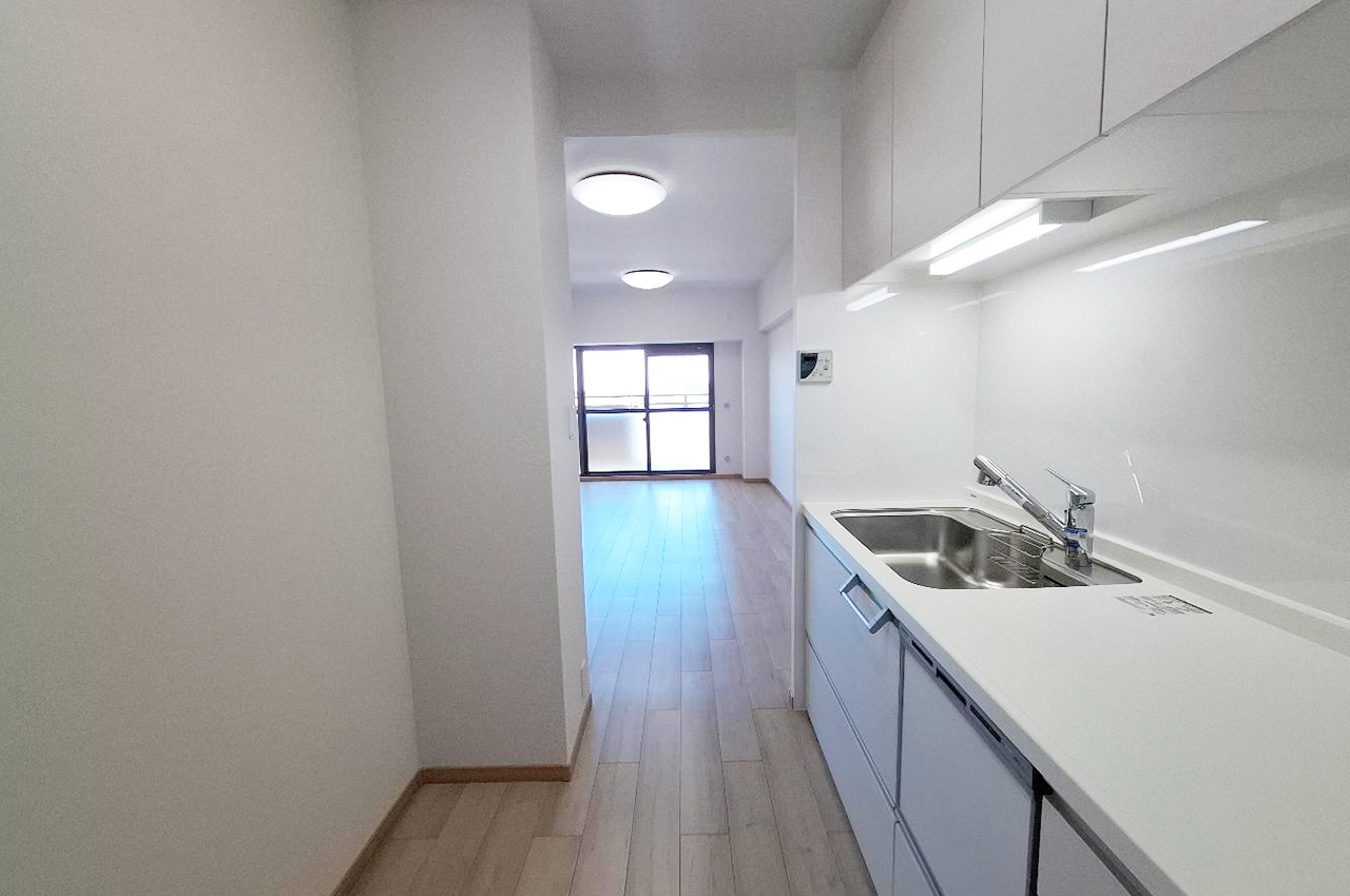 キッチン：お料理に集中しやすく、生活感を見せない独立キッチン。急な来客時も安心。