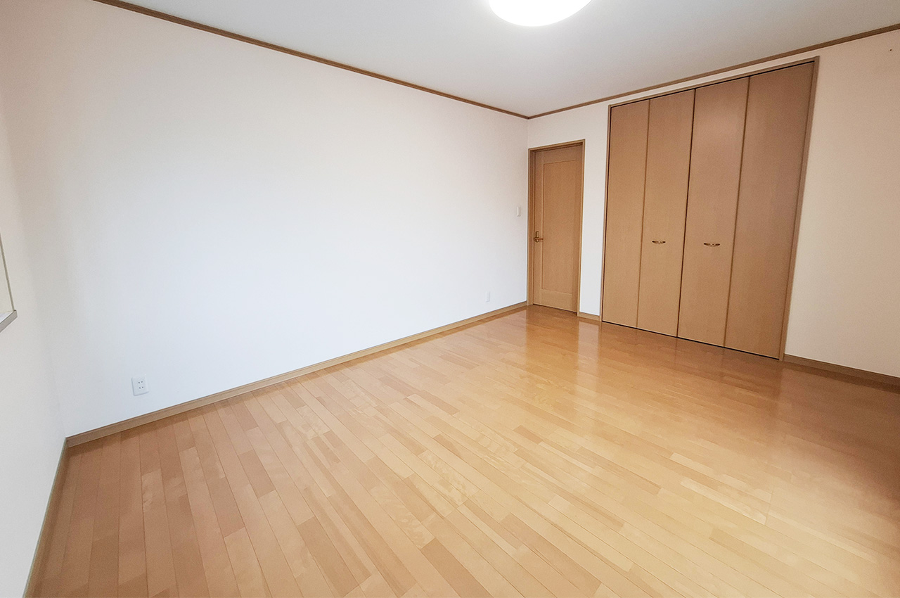 洋室1:約9帖の広々としたお部屋です。