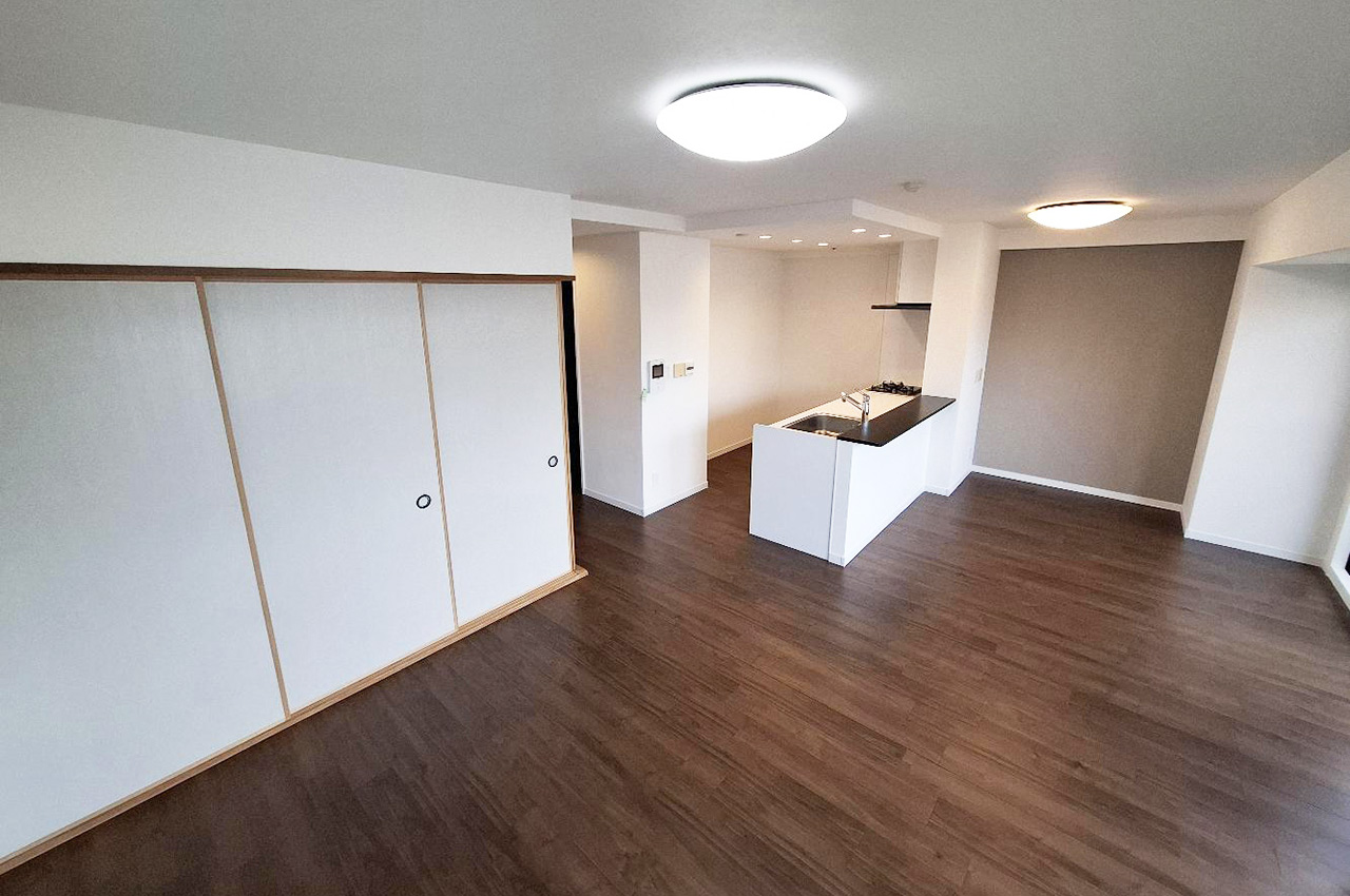 約19帖の広々LDK。家族みんながゆったりと寛げるスペースです。