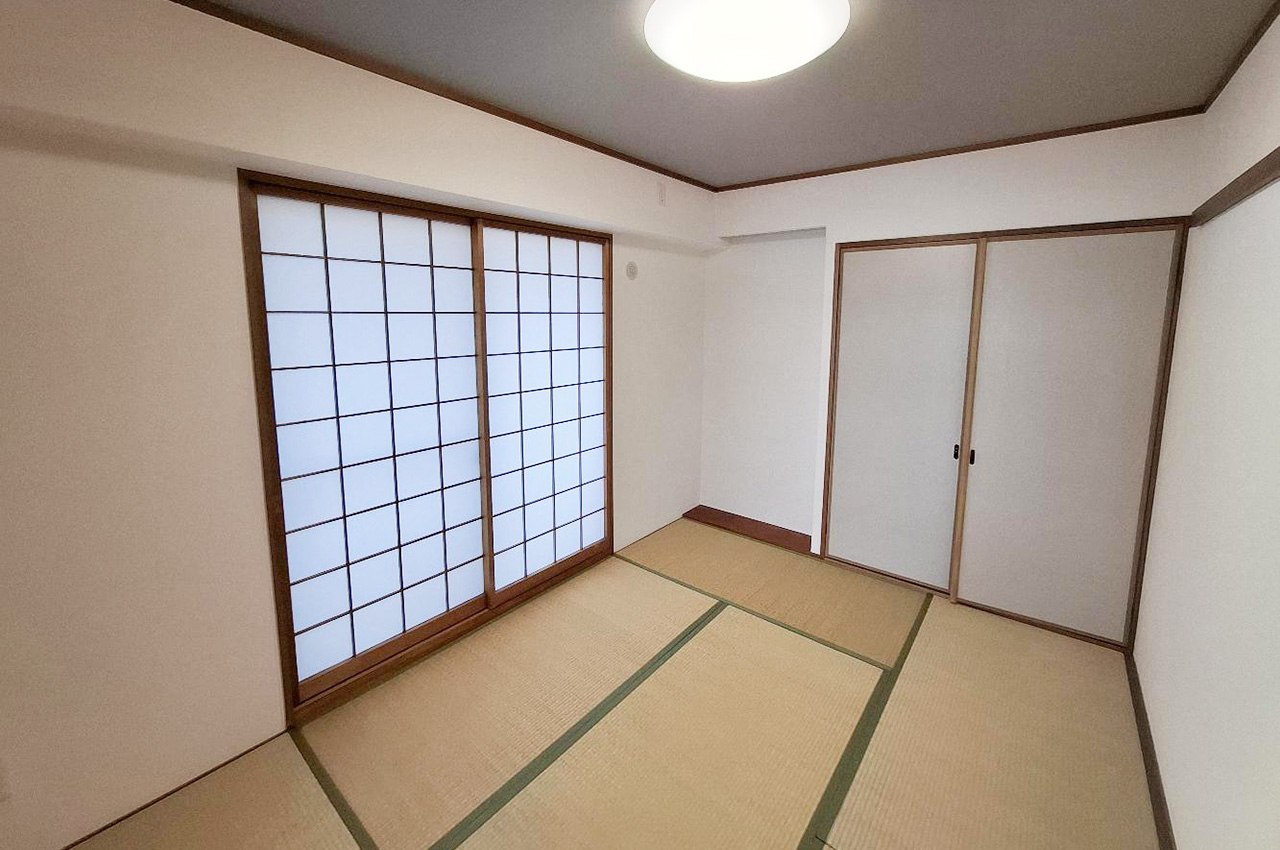 床の間付きの和室は、寝室や客間にぴったり。和室からもバルコニーへ出入りできます。