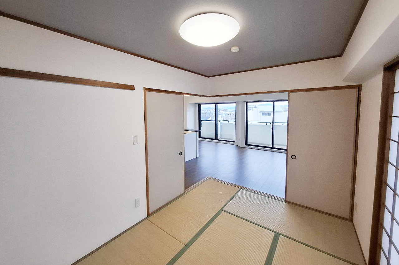 和室は襖を開放して、リビングの一部としてもご利用可能です。