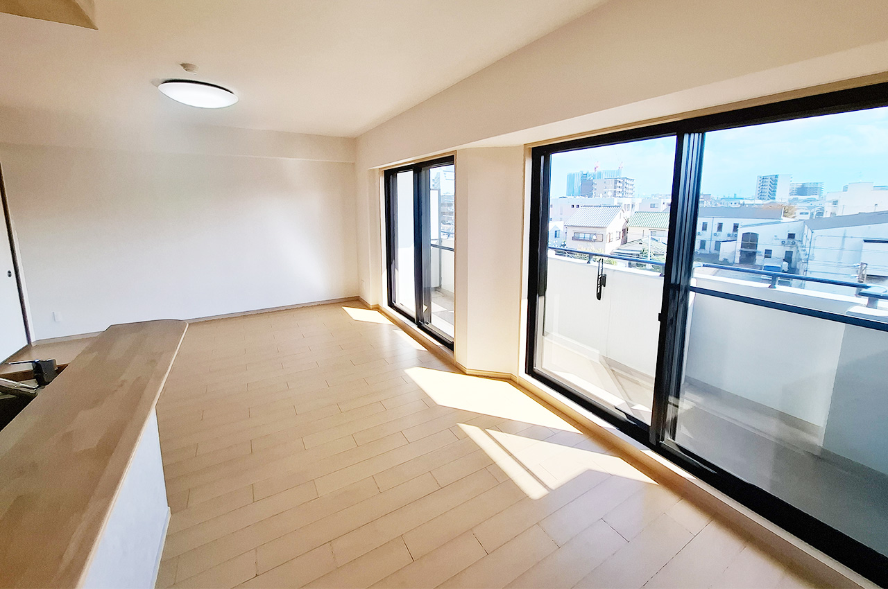 LDK：クロスやフローリングを貼替えるなどリフォーム済み。