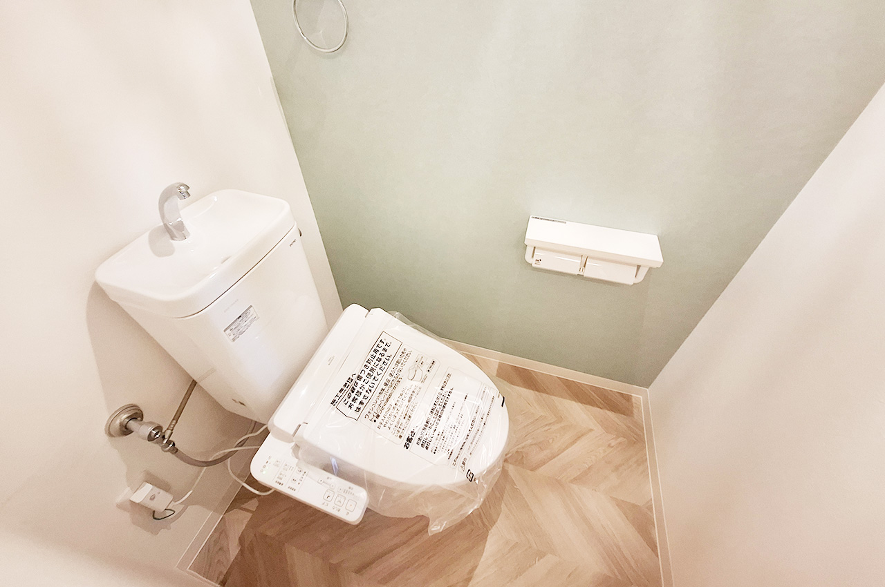 トイレ：便器・温水洗浄便座を新調済み。