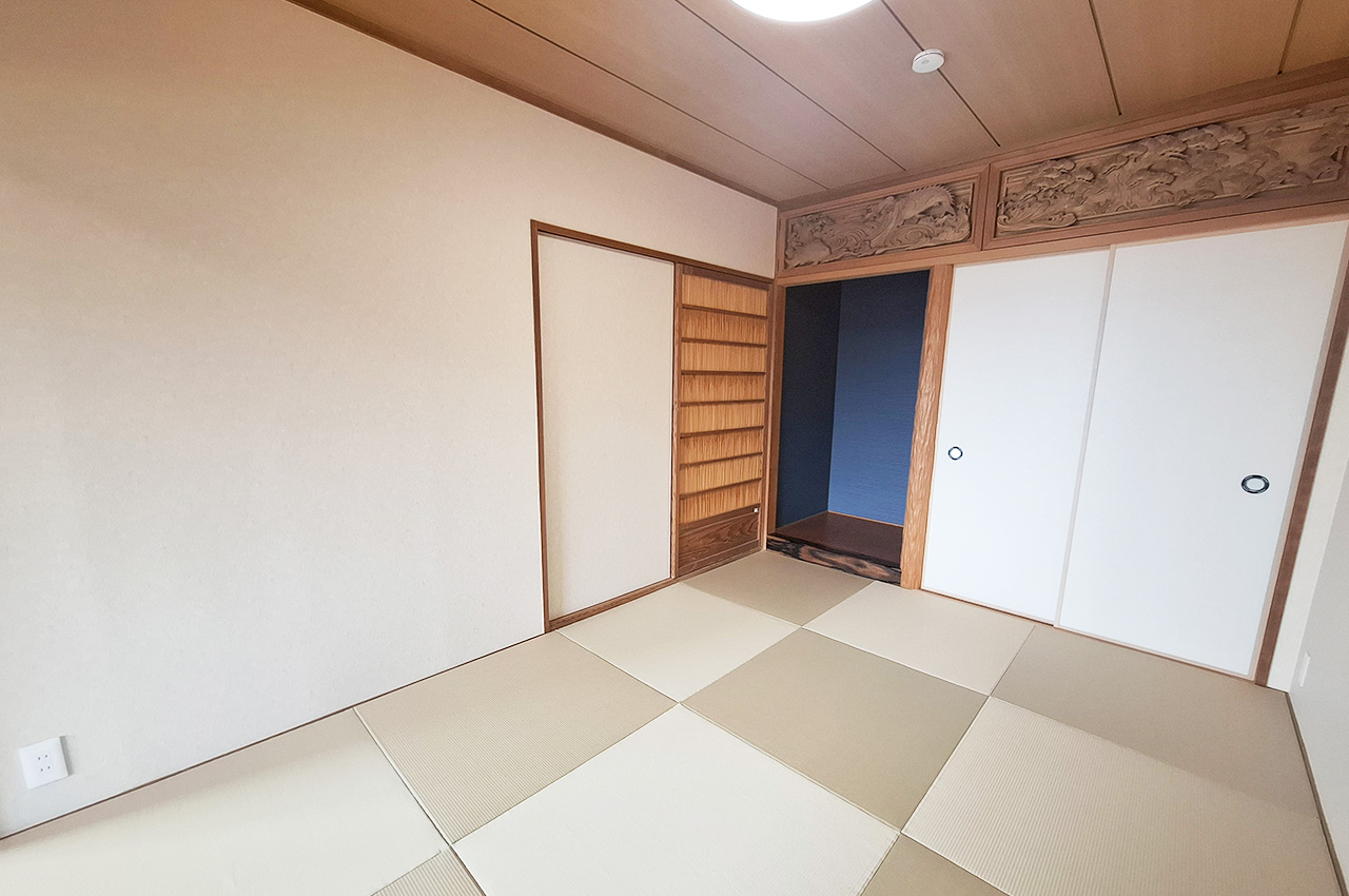 和室：半帖畳を新調するなどきれいにリフォーム済み。