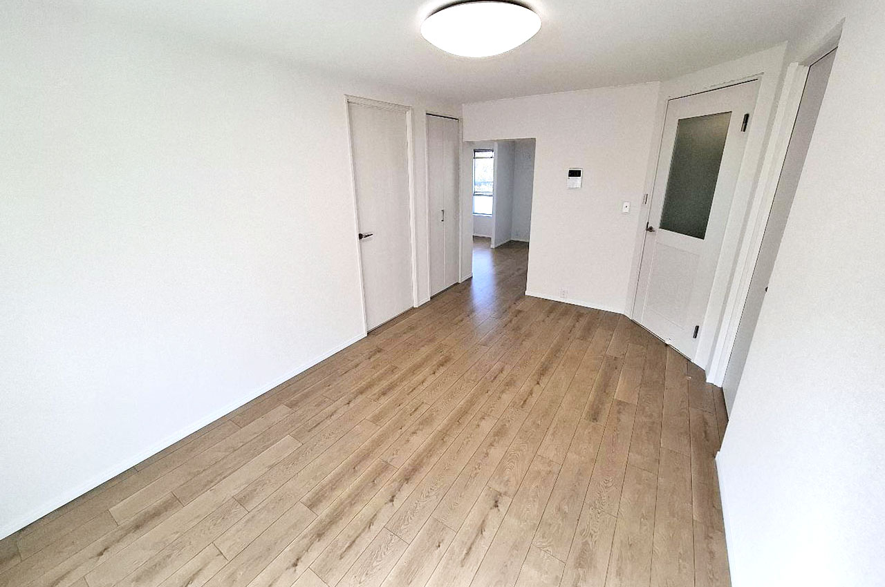 リビングスペースもクロスやフローリングをきれいに貼替え、ピカピカになりました。