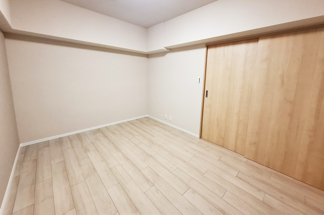 洋室2：リビングから出入りできるお部屋です。