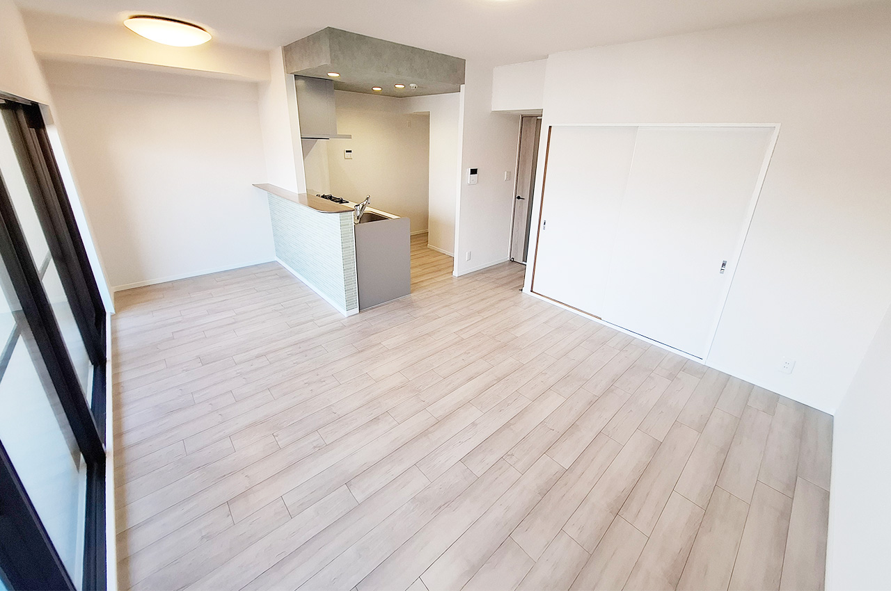 LDK:クロスやフローリングを貼替えるなどリフォーム済み。