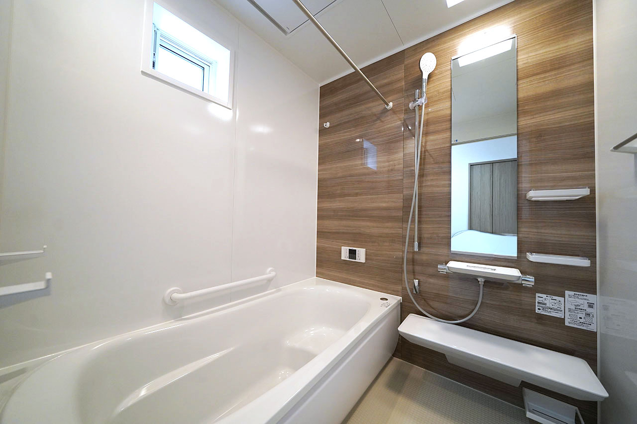 バスルーム(浴室乾燥機付き)