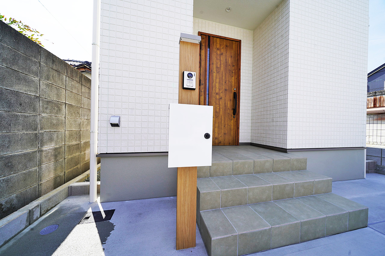 玄関アプローチ