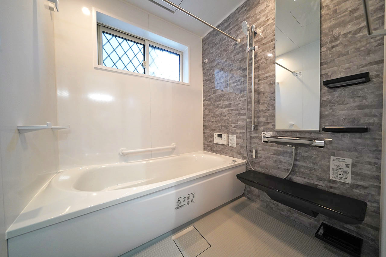 バスルーム：浴室乾燥機付き