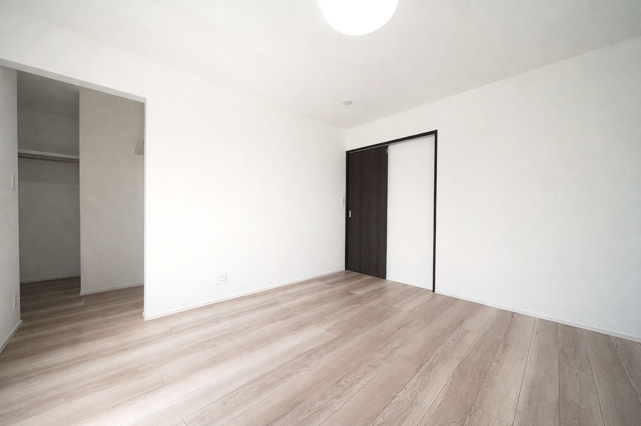 洋室1：ウォークインクロゼット付き