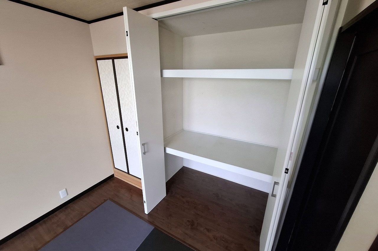 畳コーナー内物入