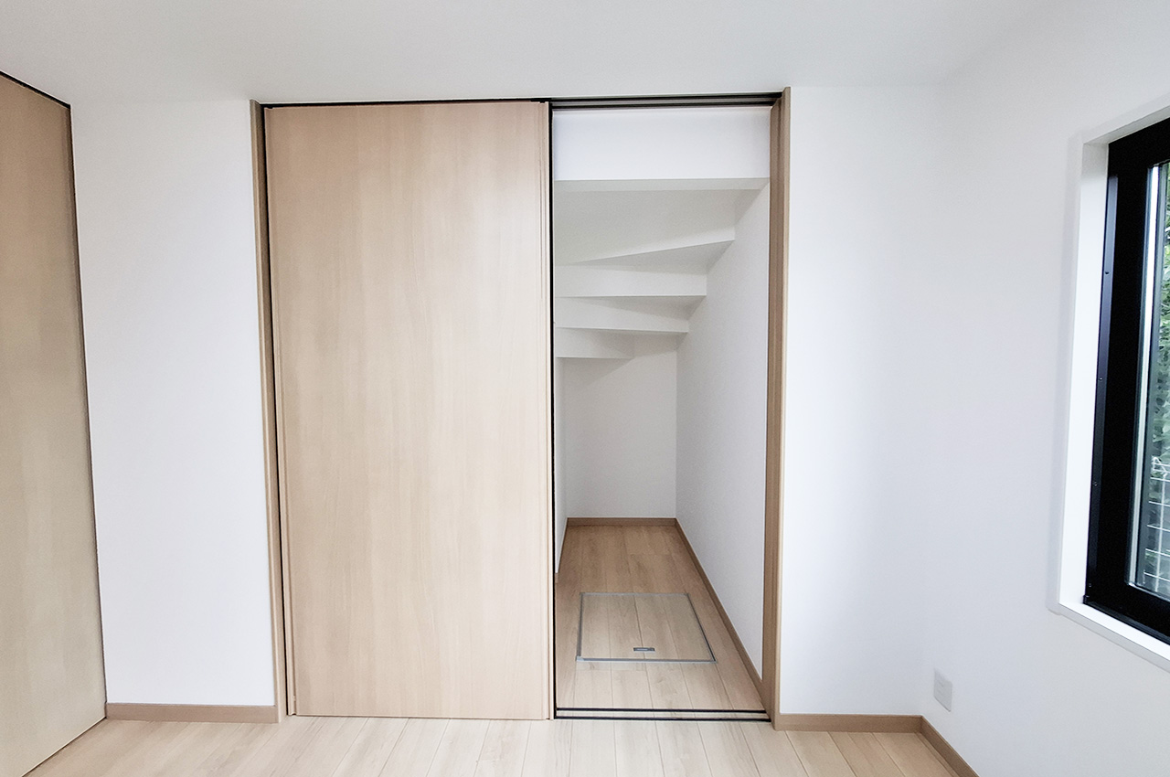 洋室1クローゼット