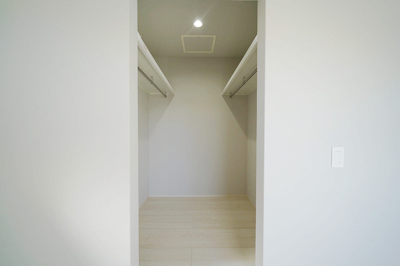 ウォークインクロゼット（2帖）