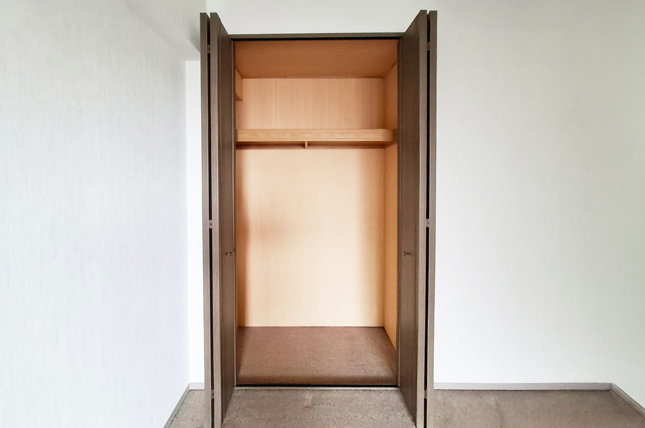 洋室2クローゼット