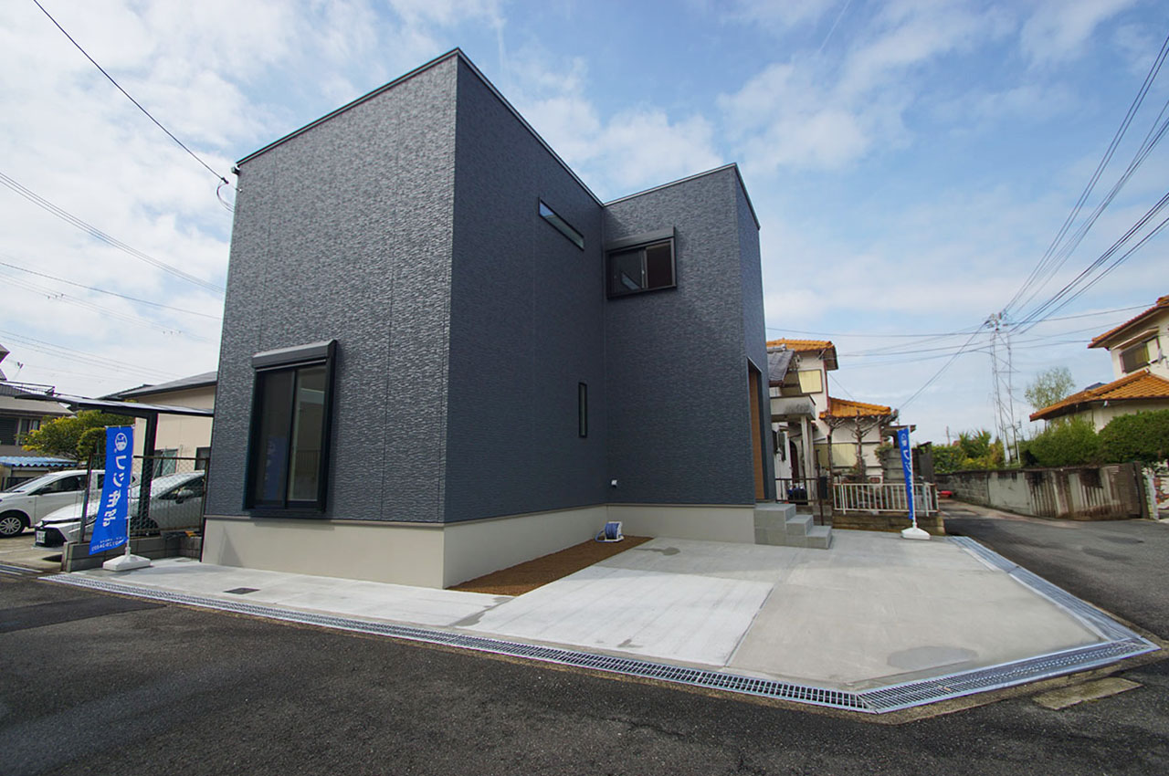 普通車2台分の駐車スペースがあります。