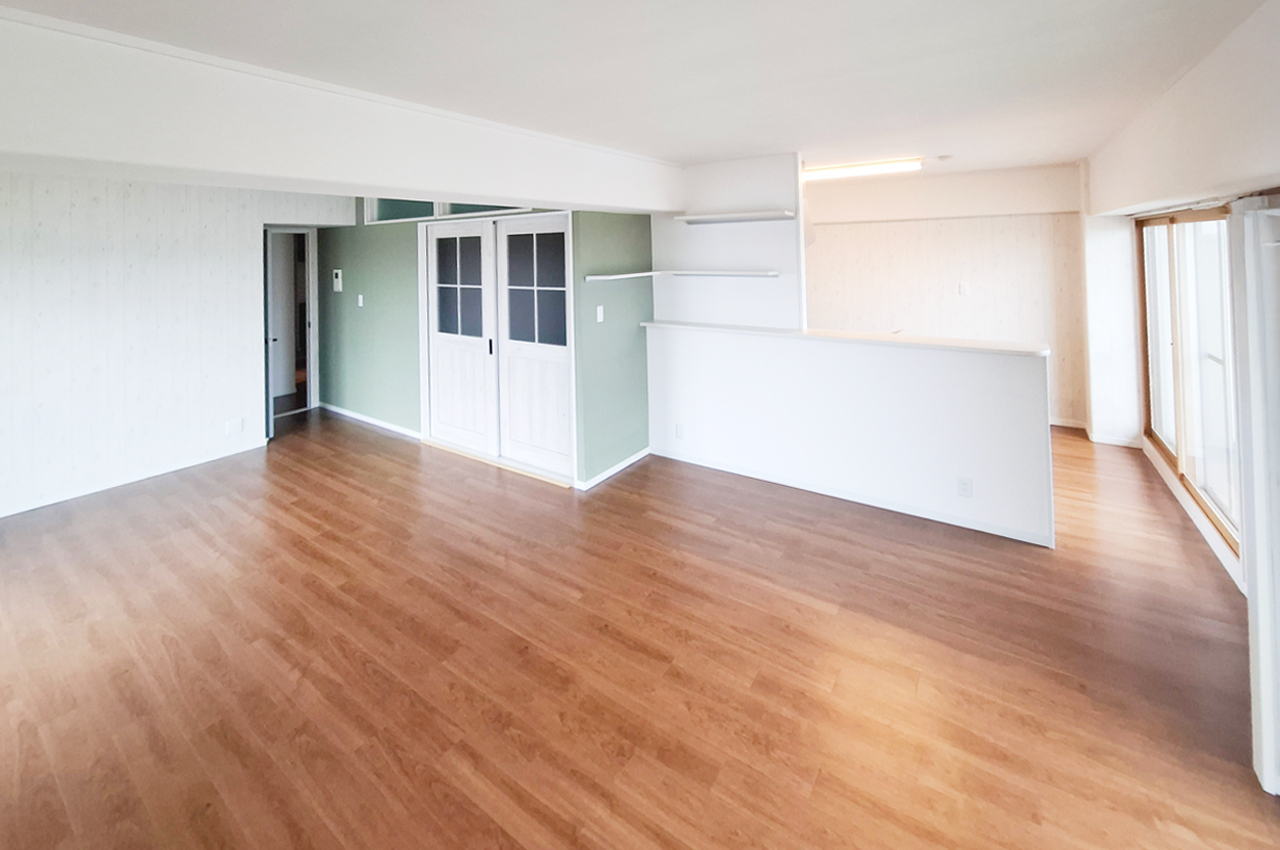 LDK約22帖：家族がゆったりと寛げる広々スペース。