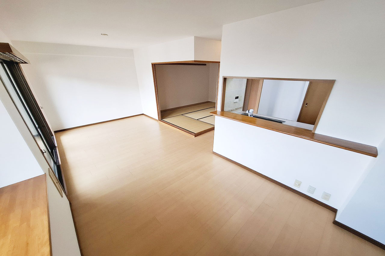 和室の襖を開放すると20帖超の広々とした空間になります。