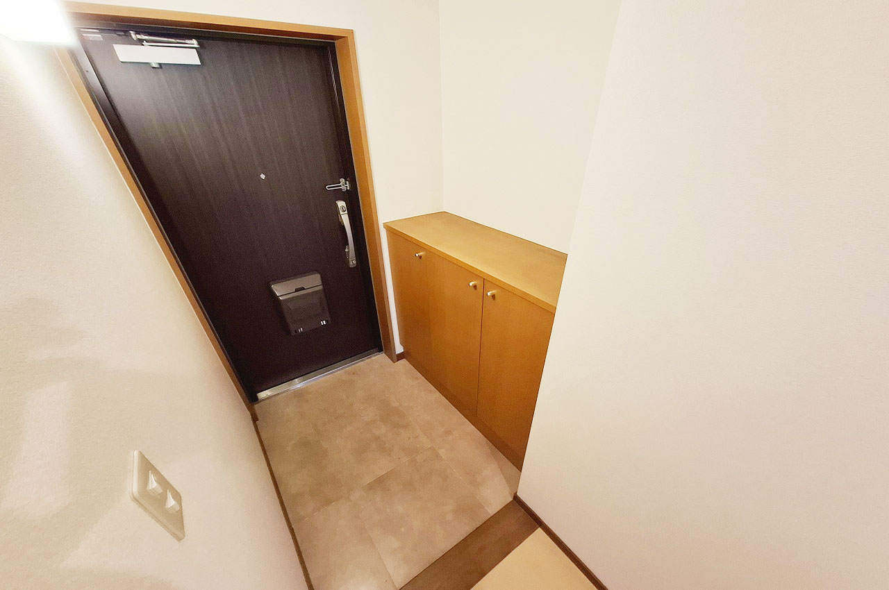 シューズボックス付きの玄関