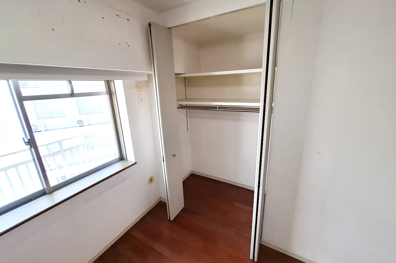 洋室1クローゼット