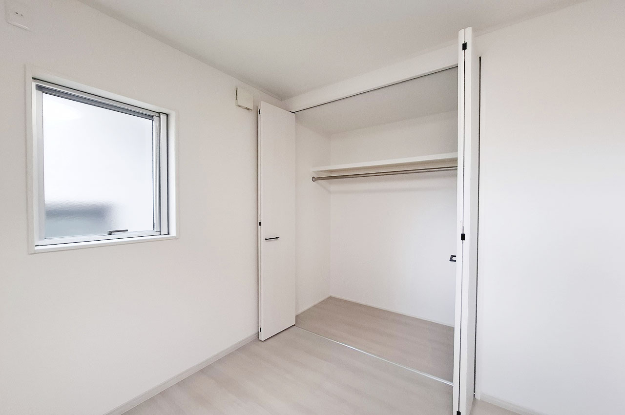 洋室①は収納たっぷりのクローゼットがあり、寝室や子供部屋としても使いやすいお部屋です。