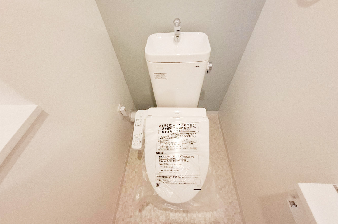 トイレ：便器、温水洗浄便座新調済み