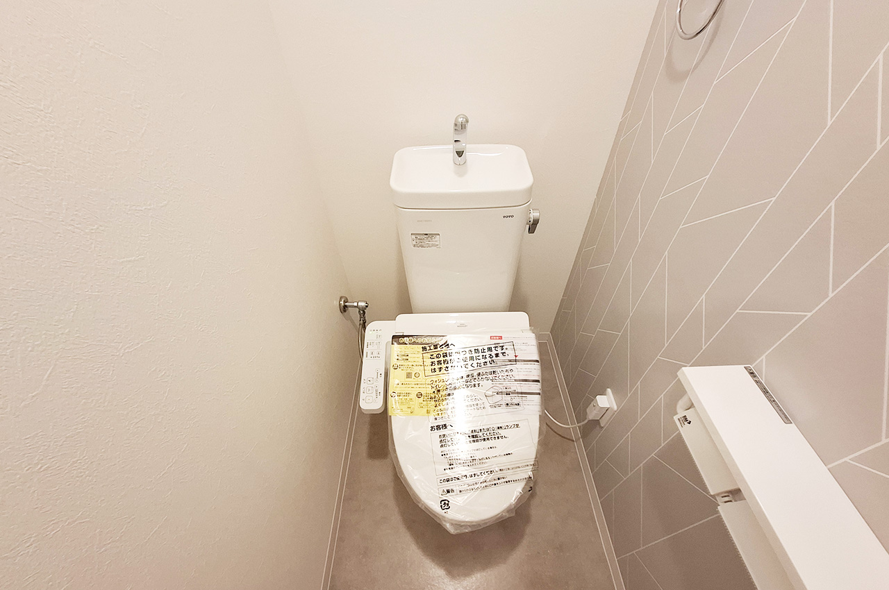 トイレ：便器・温水洗浄便座を新調済み。