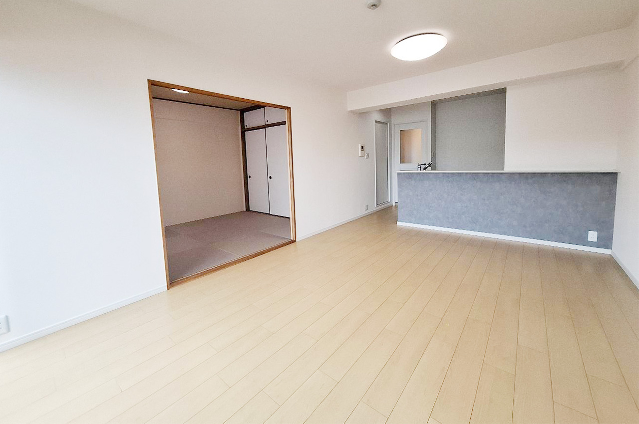 和室が続き間になった広がりのある心地よい空間。家族が自然と集まり、くつろげる間取りです。