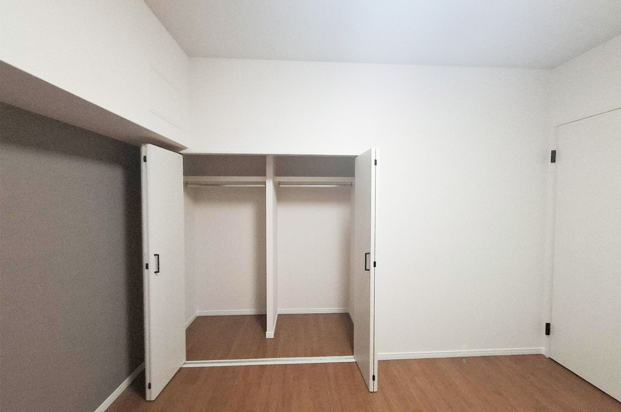 納戸：大きなクローゼット付で整理整頓しやすい納戸です。