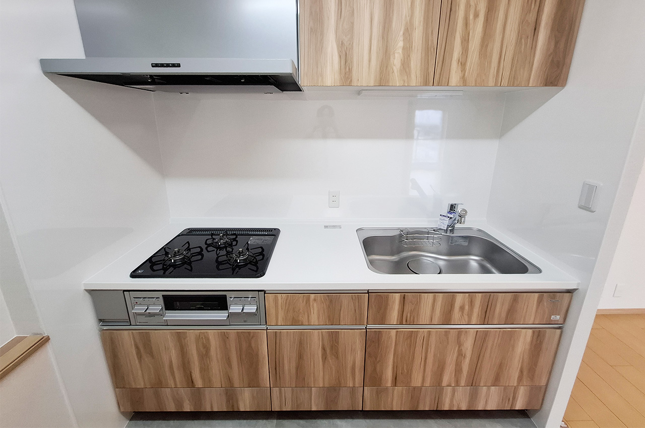 キッチン：システムキッチンを新調するなどキッチン内をリフォーム済み。