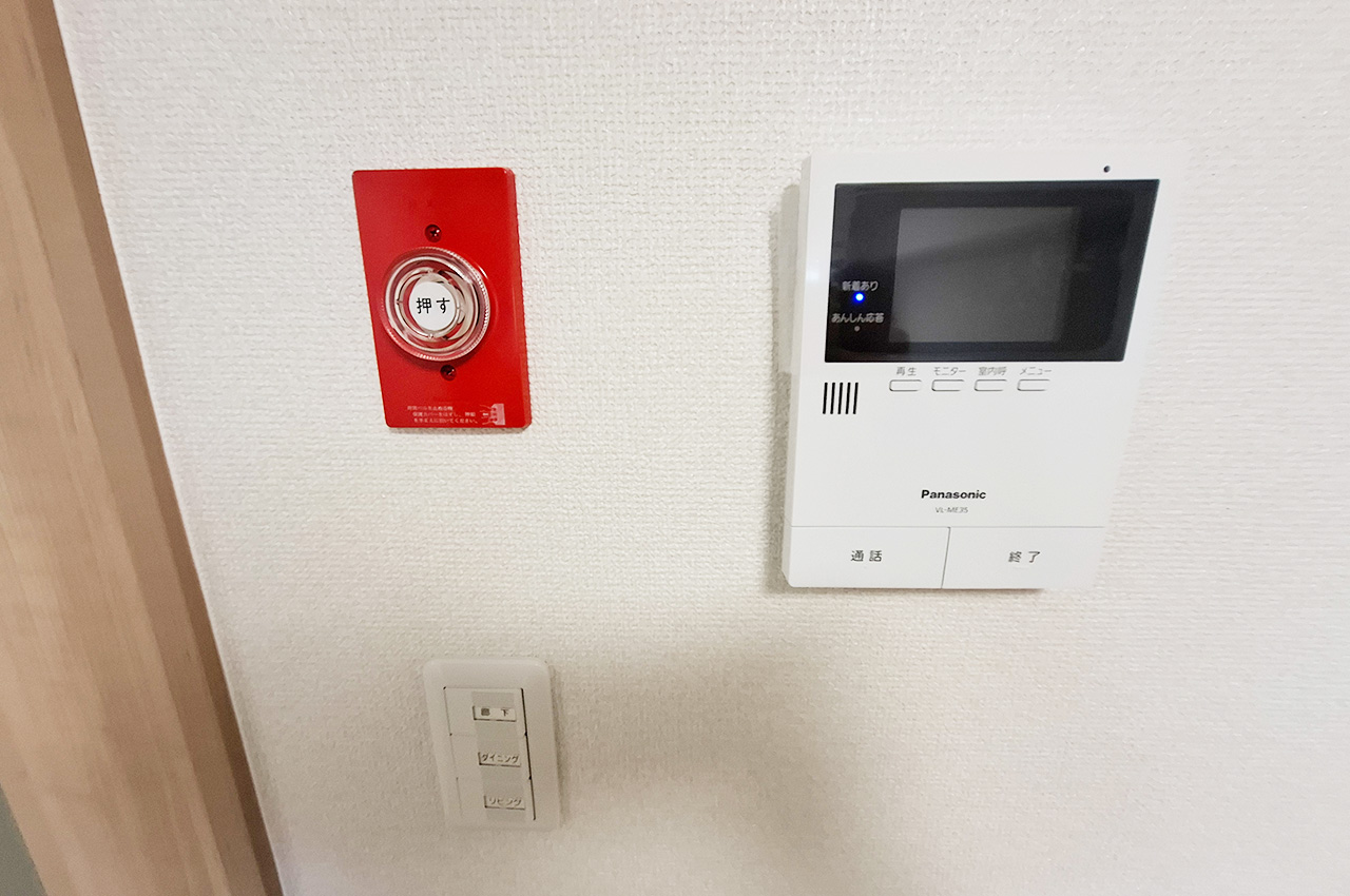 モニター付きインターホンを新調。