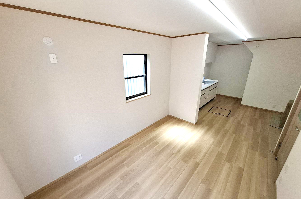 ナチュラルテイストに仕上げたLDK。落ち着いた雰囲気が、居心地の良さを演出します。