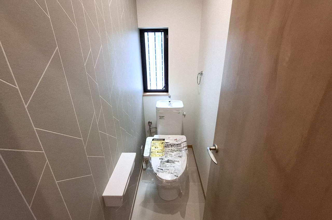 1階トイレ。フルリフォームでピカピカになりました。