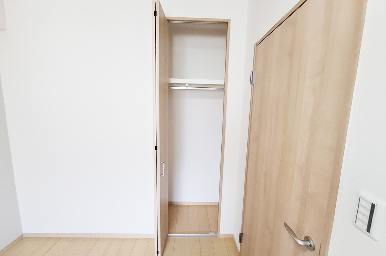 洋室2クローゼット：新調済み。