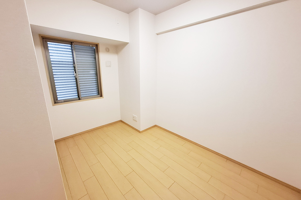 洋室2：クロスやフローリングを貼替えるなどリフォーム済み。