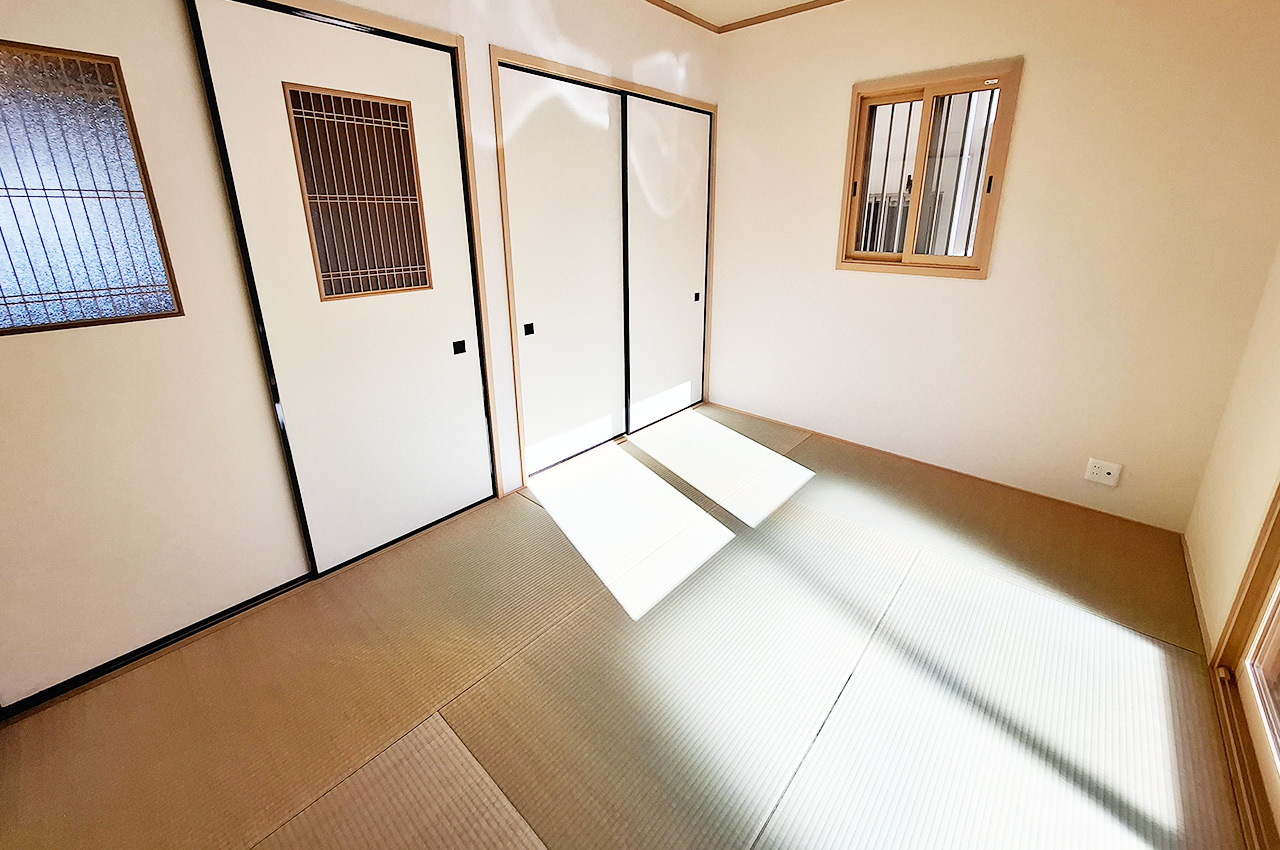 和室：押入収納付き。